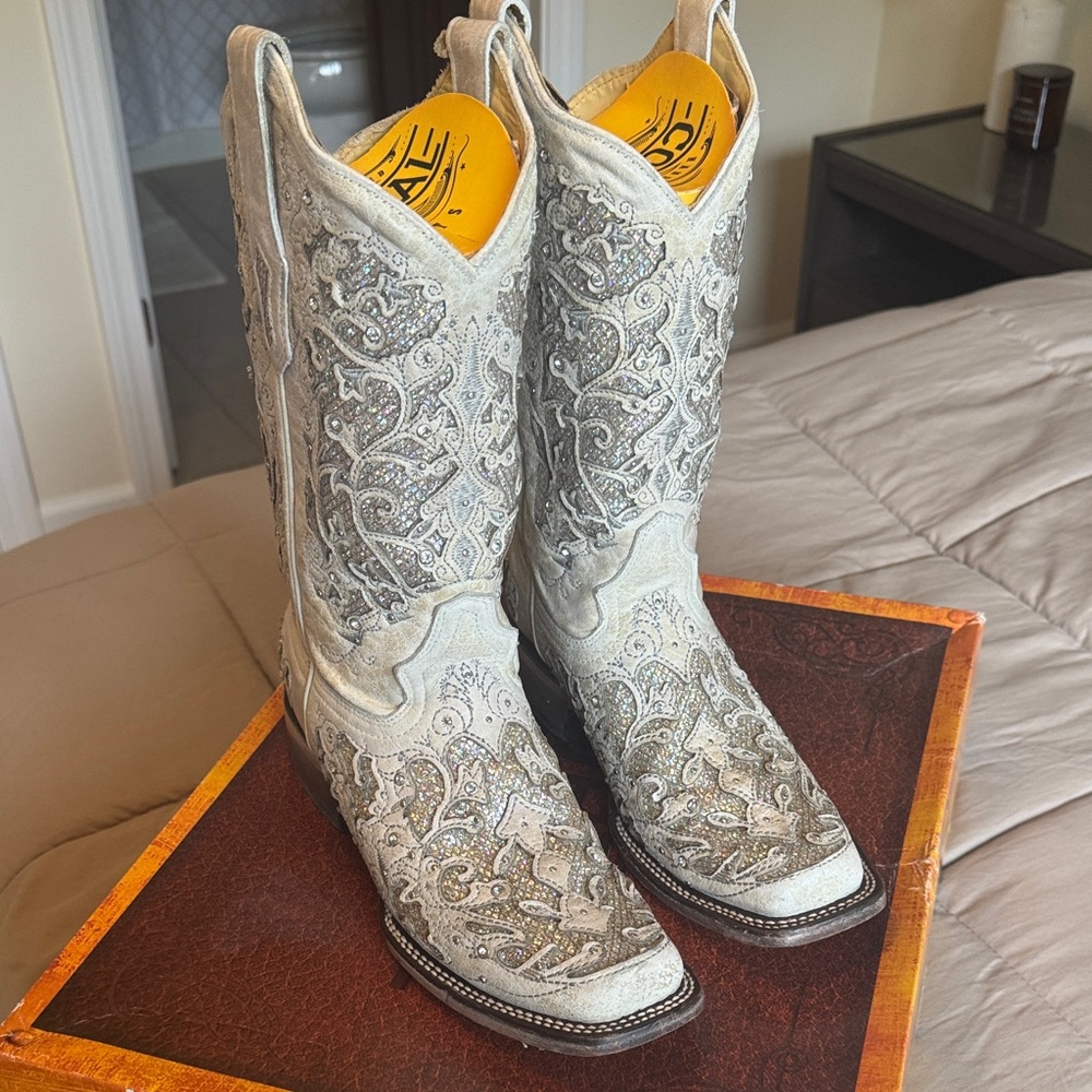 Elegant Silver Embroidered Cowgirl Boots